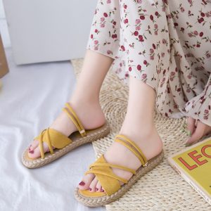 Sandal size 40 màu vàng